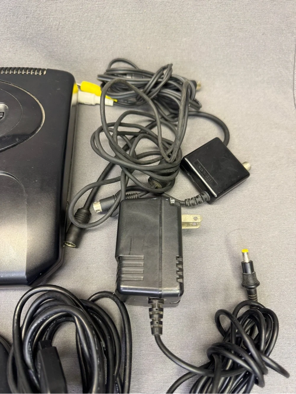 SEGA Genesis Model 2 MK-1631 Bundle: Console, 2 x Controllers, 7 Games Tested